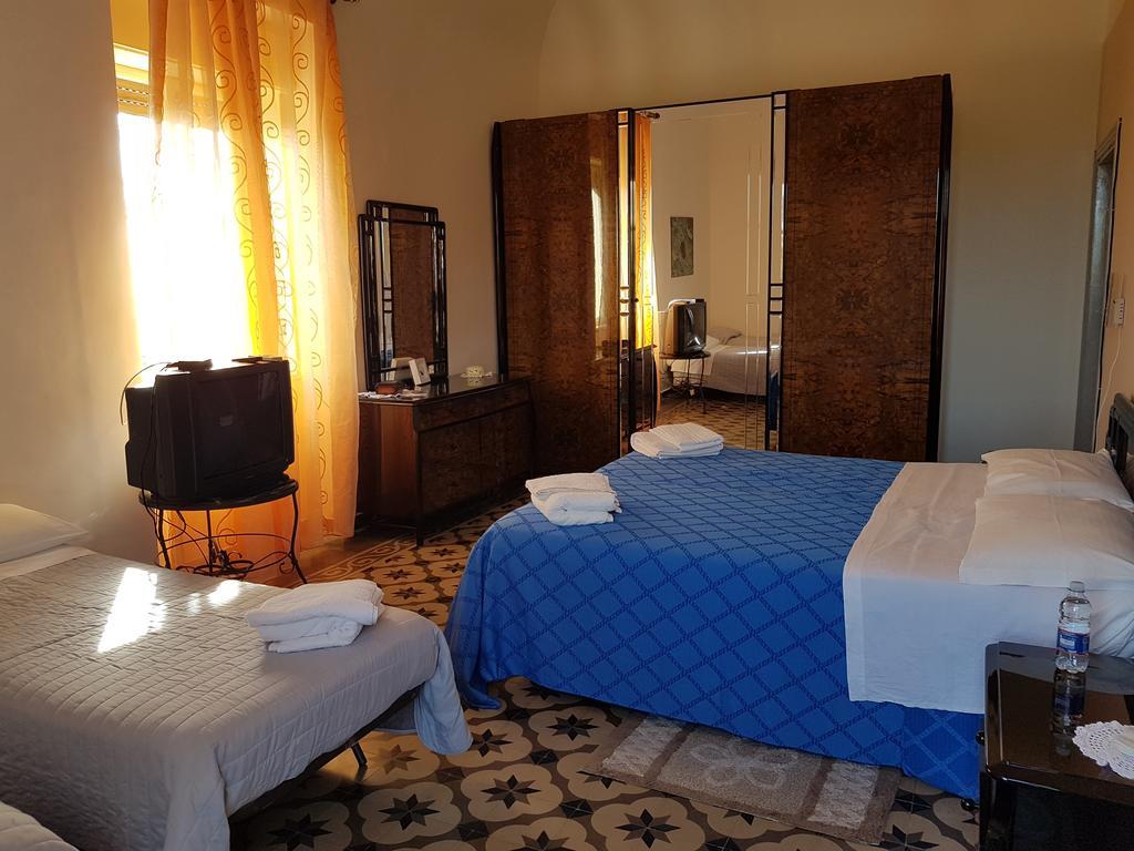 Il Casale Hotell Milazzo Exteriör bild