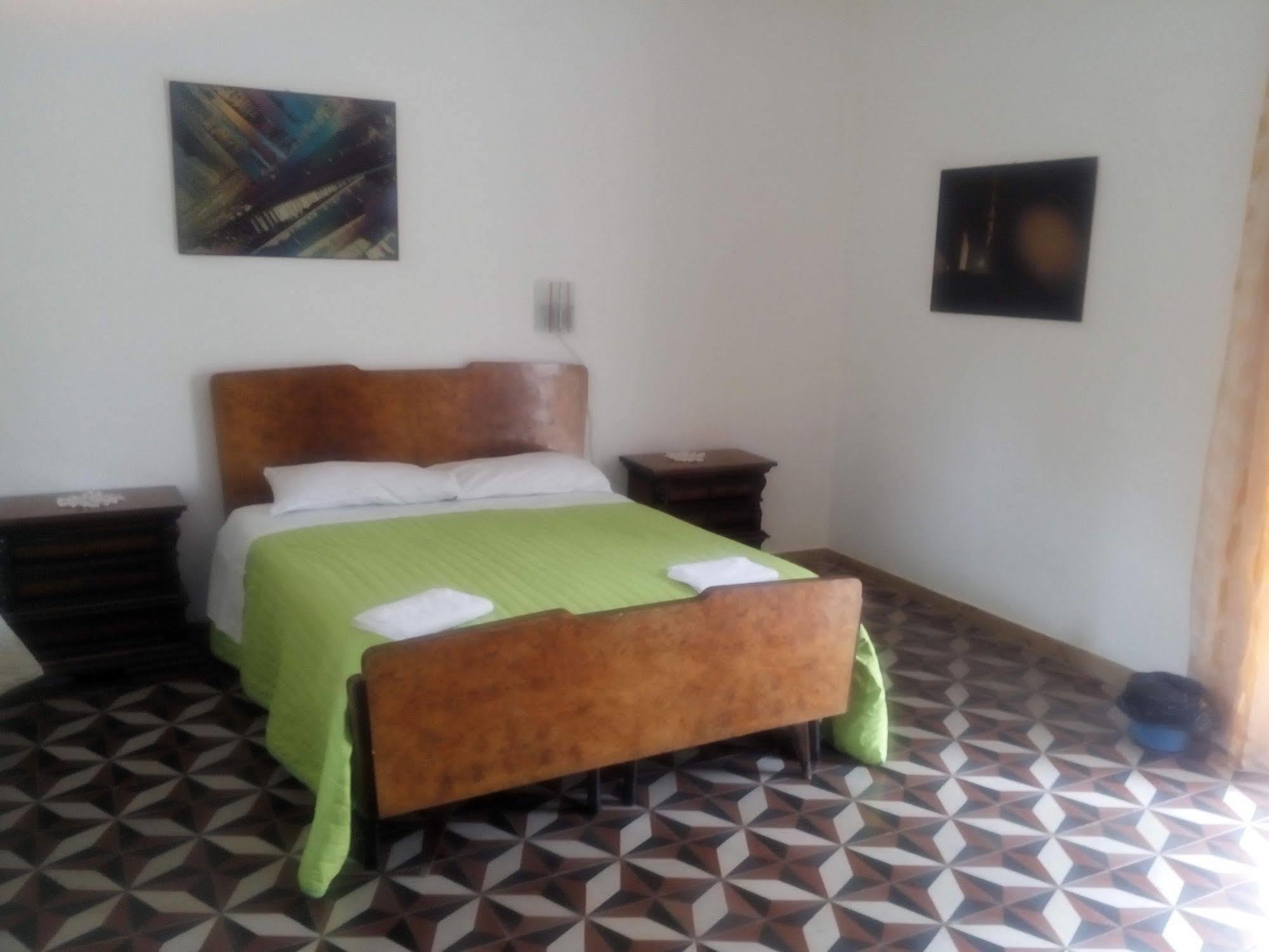 Il Casale Hotell Milazzo Exteriör bild